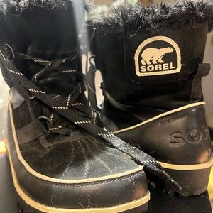 Black Sorel Boots size 9